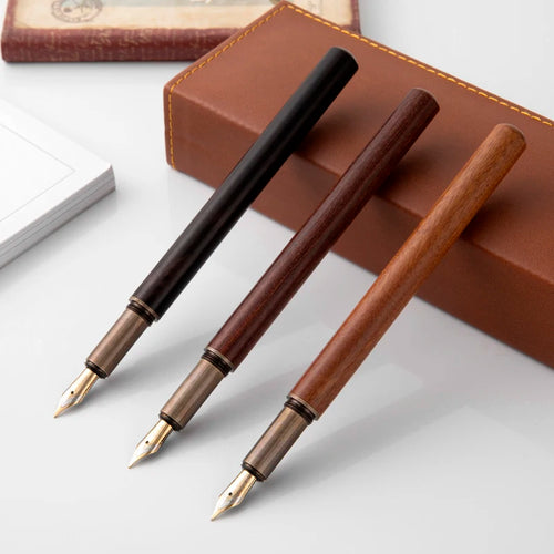 Pluma Fuente Retro de Madera y Bronce | Reflexión y Propósito